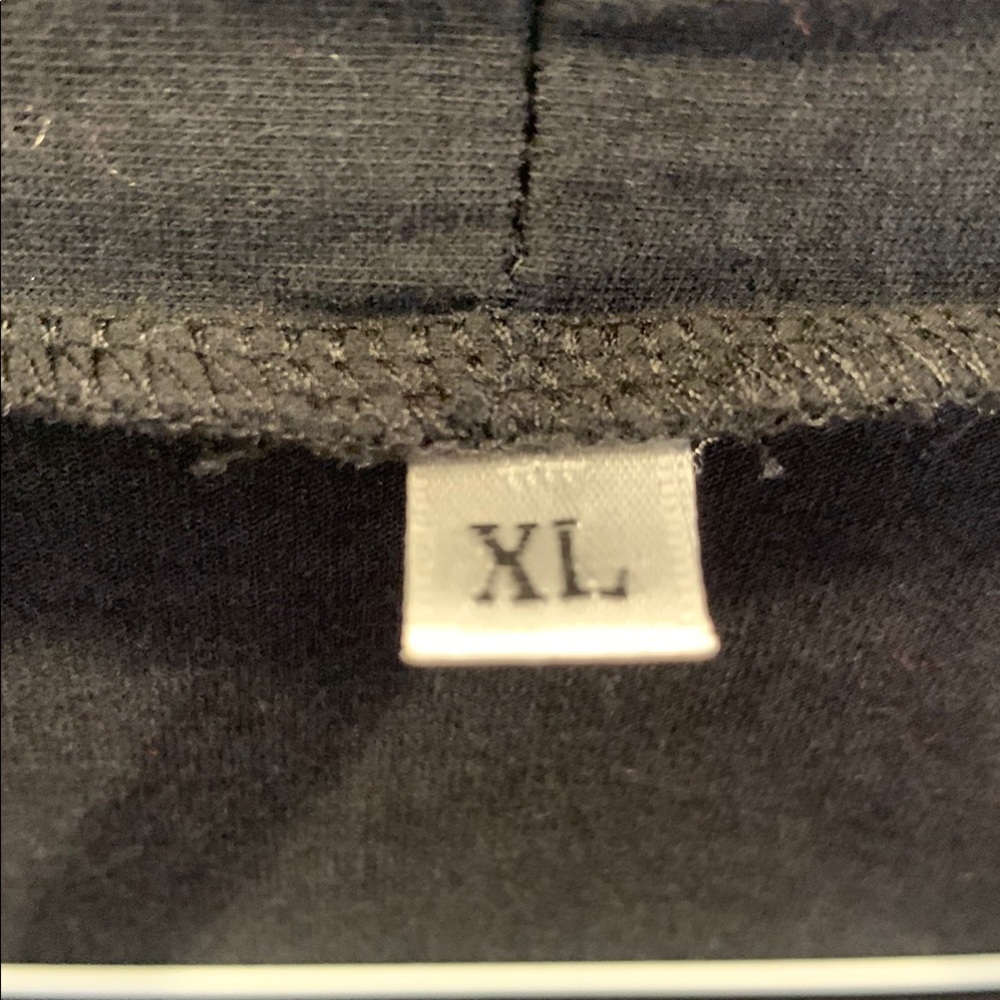 Classic Black XL Robe. Attached belt. Inner tie. Size XL - Picture 2 of 7